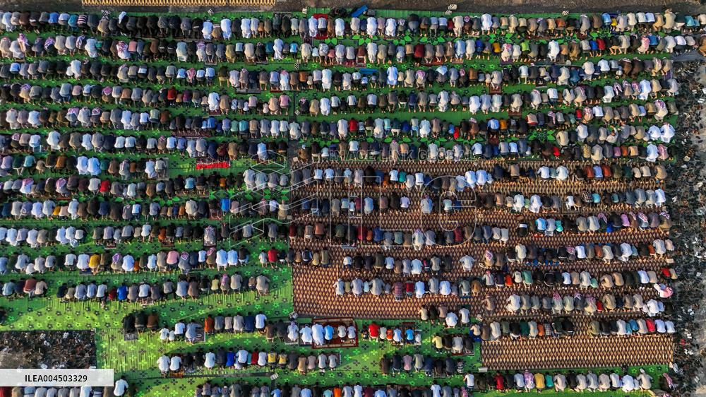 Eid al Adha Prayers in Idlib - Syria
