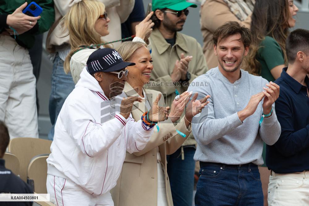 2025 French Open - Celebrities In Stand Day 14 NB