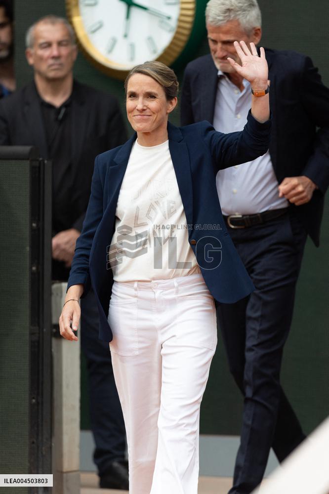 2025 French Open - Celebrities In Stand Day 14 NB