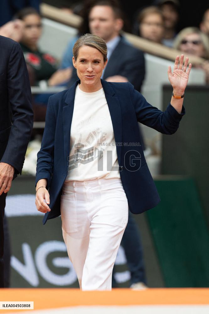 2025 French Open - Celebrities In Stand Day 14 NB