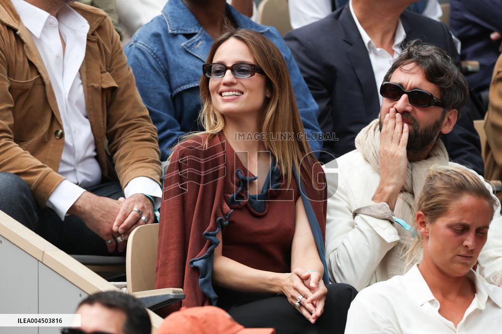 2025 French Open - Celebrities In Stand Day 14 NB