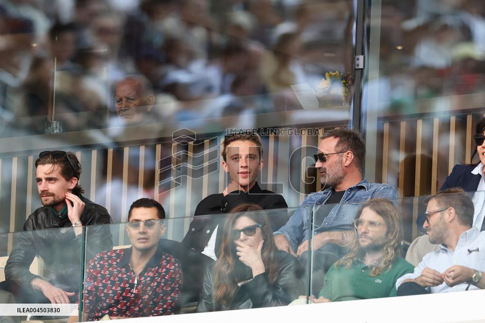 2025 French Open - Celebrities In Stand Day 14 NB