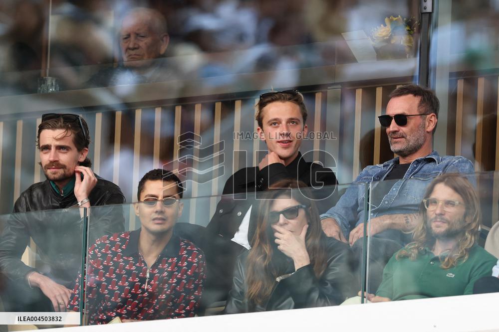 2025 French Open - Celebrities In Stand Day 14 NB