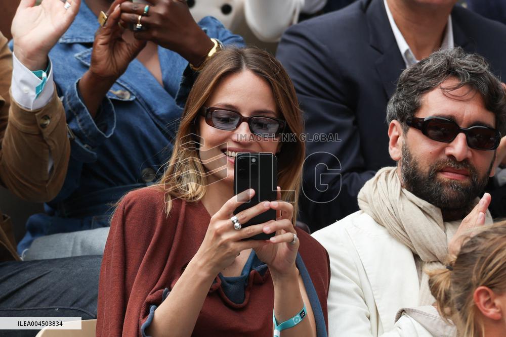 2025 French Open - Celebrities In Stand Day 14 NB