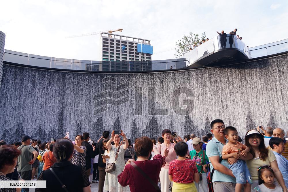 Artificial Anti-gravity Waterfall in Xi 'an