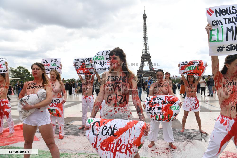 Gaza Protest By FEMEN At Trocadero - Paris
