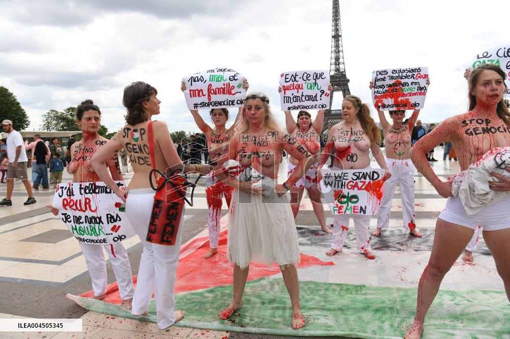 Gaza Protest By FEMEN At Trocadero - Paris