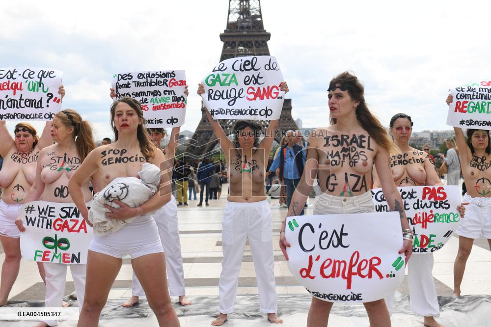 Gaza Protest By FEMEN At Trocadero - Paris
