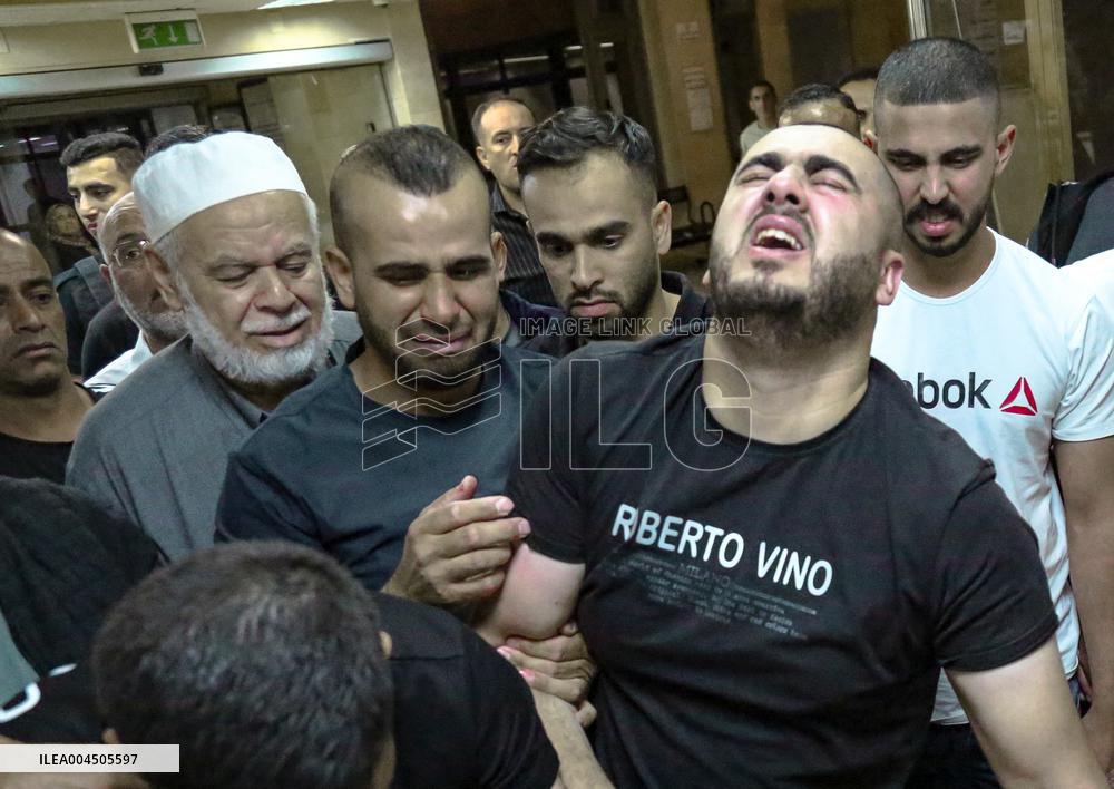 Two Injured And One Killed For Crossing Separation Wall - Palestine