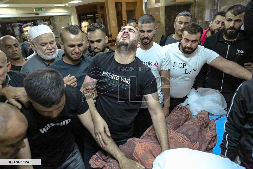 Two Injured And One Killed For Crossing Separation Wall - Palestine