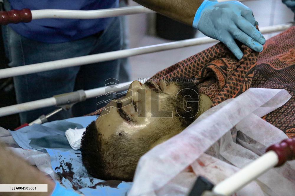 Two Injured And One Killed For Crossing Separation Wall - Palestine