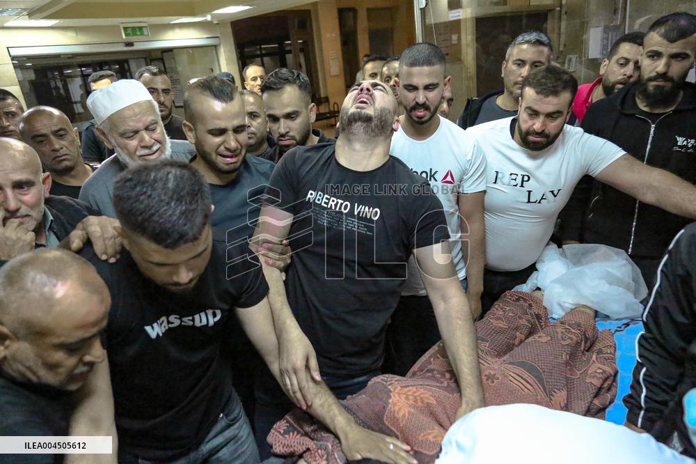 Two Injured And One Killed For Crossing Separation Wall - Palestine