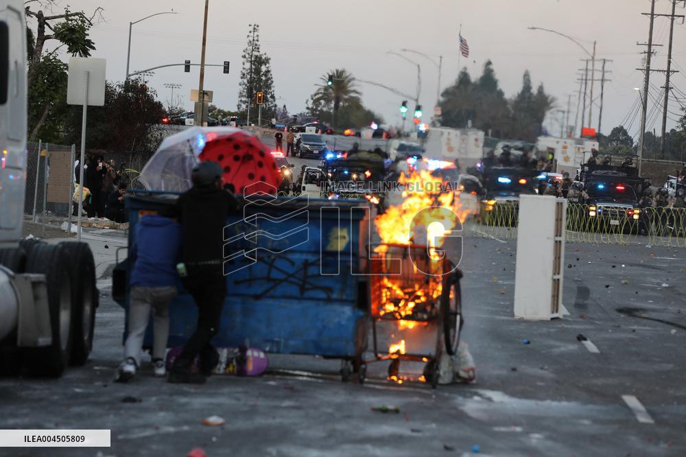 Protestors Face Feds After Immigration Raids - LA