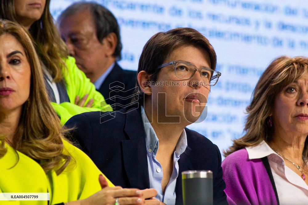 Miguel Uribe Turbay during Political Gathering