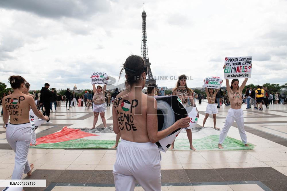 FEMEN Activists Protest Gaza Crisis at Trocadero - Paris