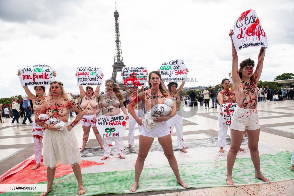 FEMEN Activists Protest Gaza Crisis at Trocadero - Paris