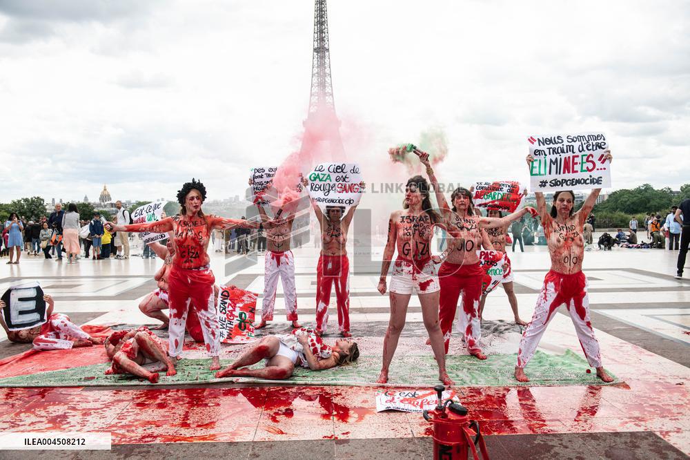 FEMEN Activists Protest Gaza Crisis at Trocadero - Paris