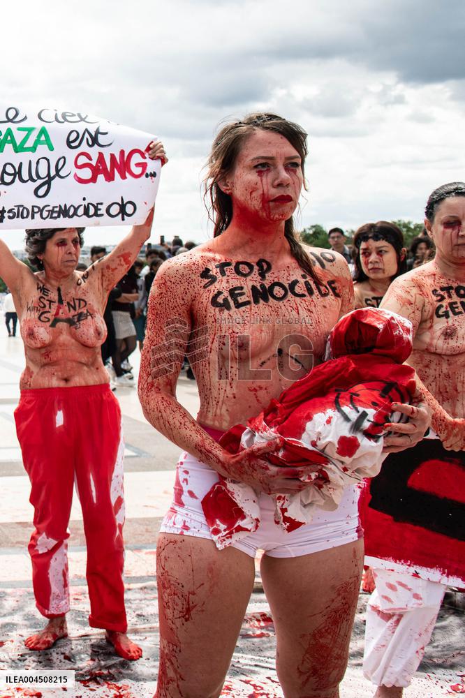 FEMEN Activists Protest Gaza Crisis at Trocadero - Paris
