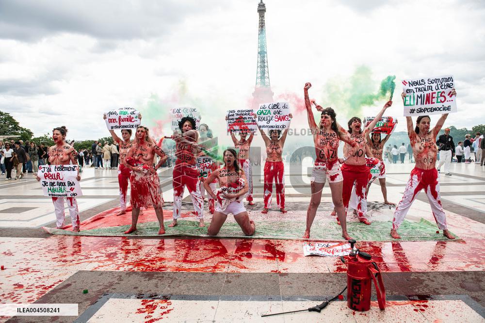FEMEN Activists Protest Gaza Crisis at Trocadero - Paris