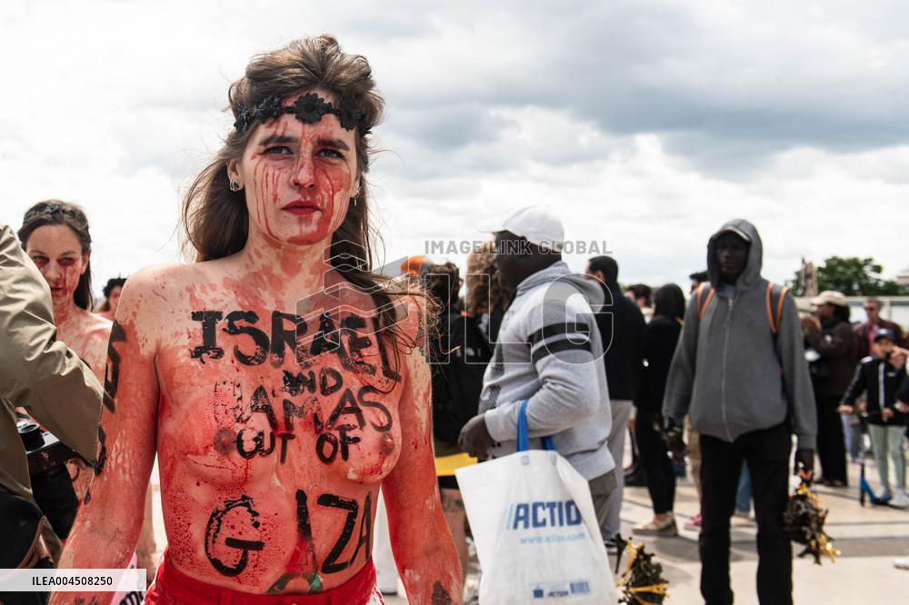 FEMEN Activists Protest Gaza Crisis at Trocadero - Paris