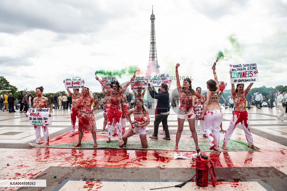 FEMEN Activists Protest Gaza Crisis at Trocadero - Paris