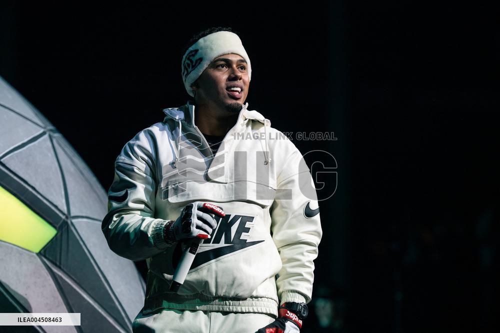 Myke Towers Live In London