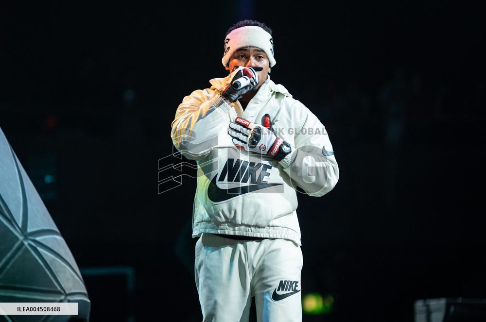 Myke Towers Live In London