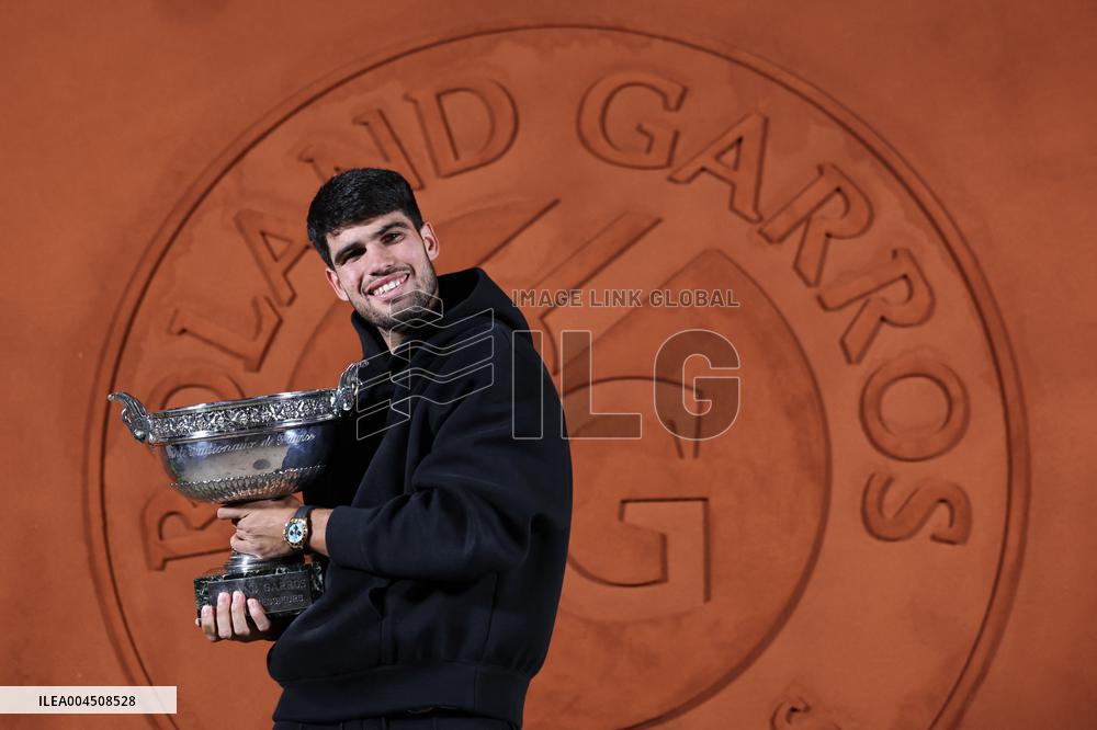Carlos Alcaraz Celebrates with Coupe des Mousquetaires Trophy - Paris