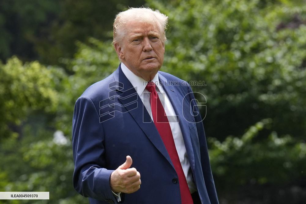Donald Trump returns from Camp David - Washington