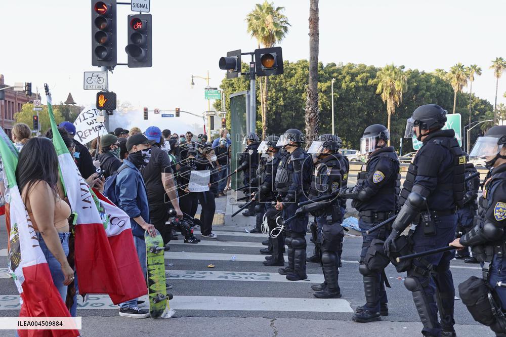 Immigration raid protests in Los Angeles