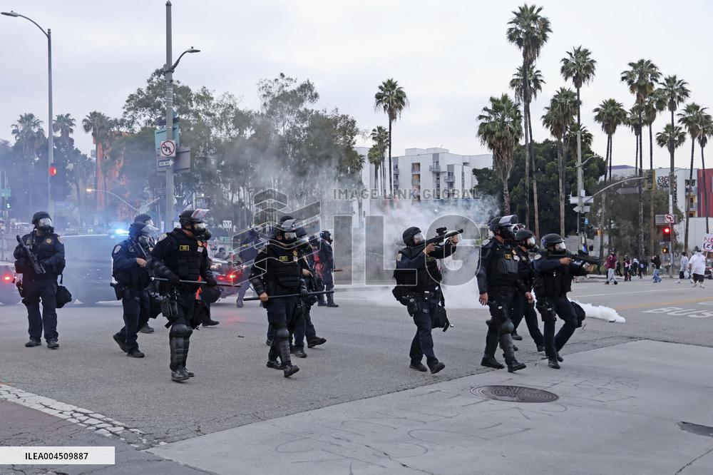 Immigration raid protests in Los Angeles