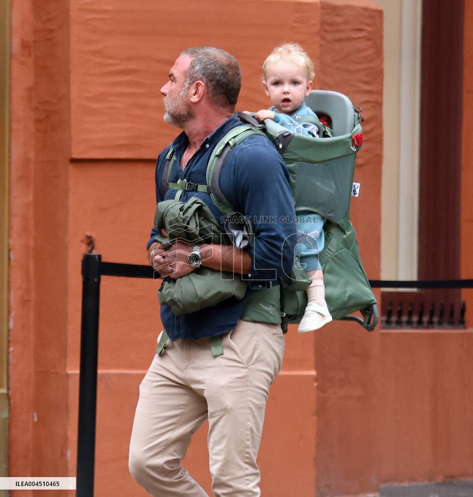 Liev Schreiber Out With Her Daughter - NYC