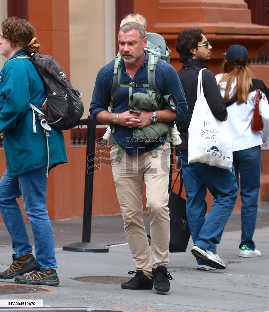Liev Schreiber Out With Her Daughter - NYC