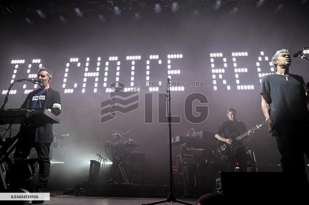 Massive Attack In Concert - Paris