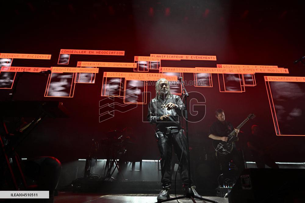 Massive Attack In Concert - Paris