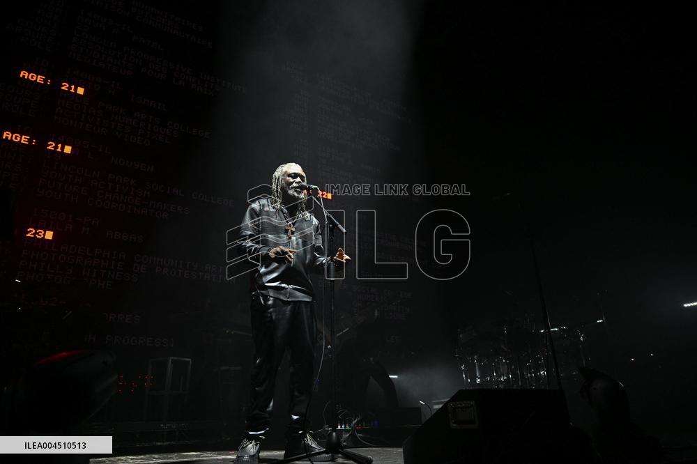 Massive Attack In Concert - Paris