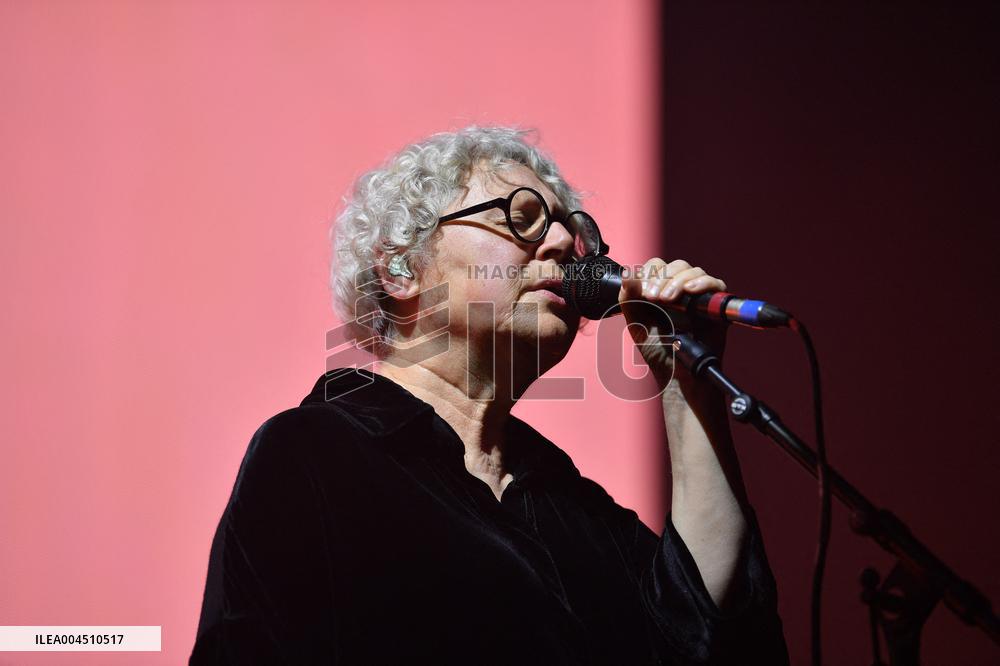 Massive Attack In Concert - Paris