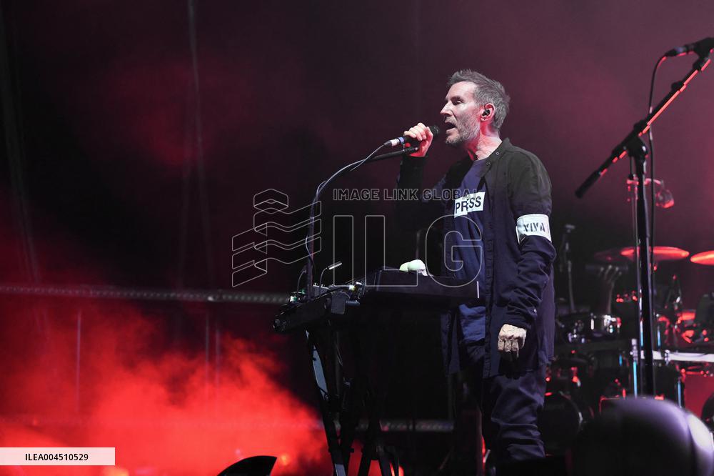 Massive Attack In Concert - Paris
