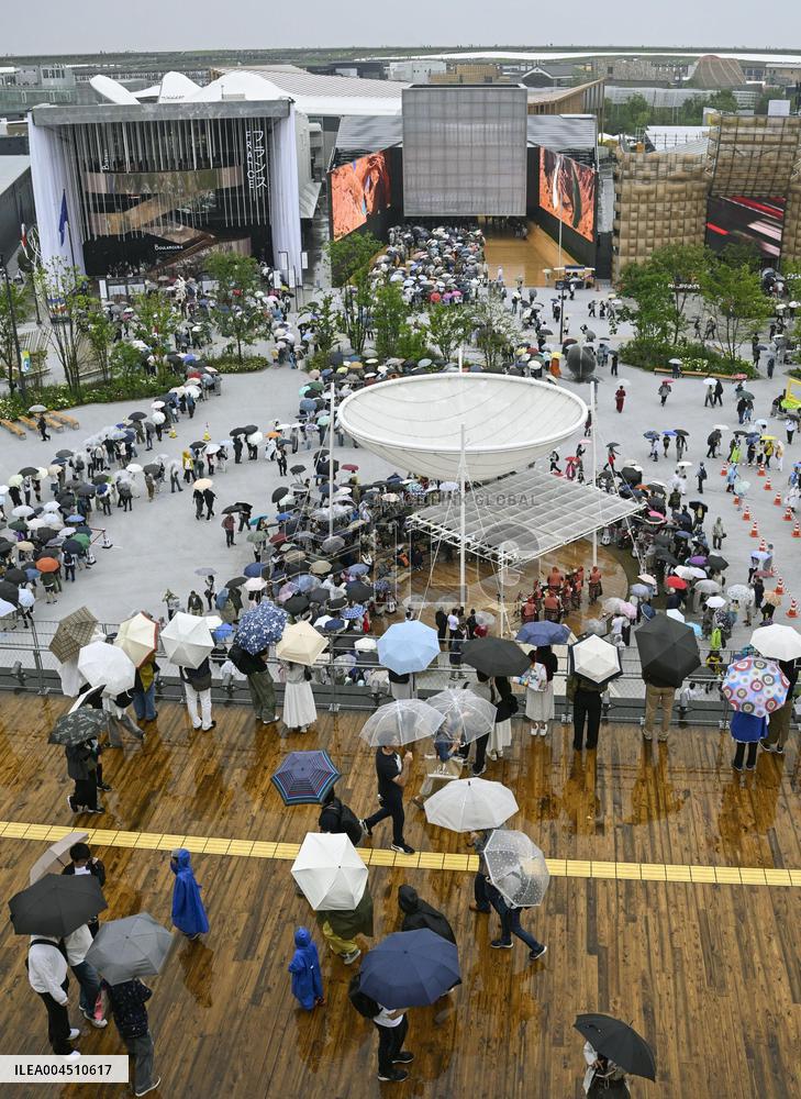 Rainy season starts in Osaka