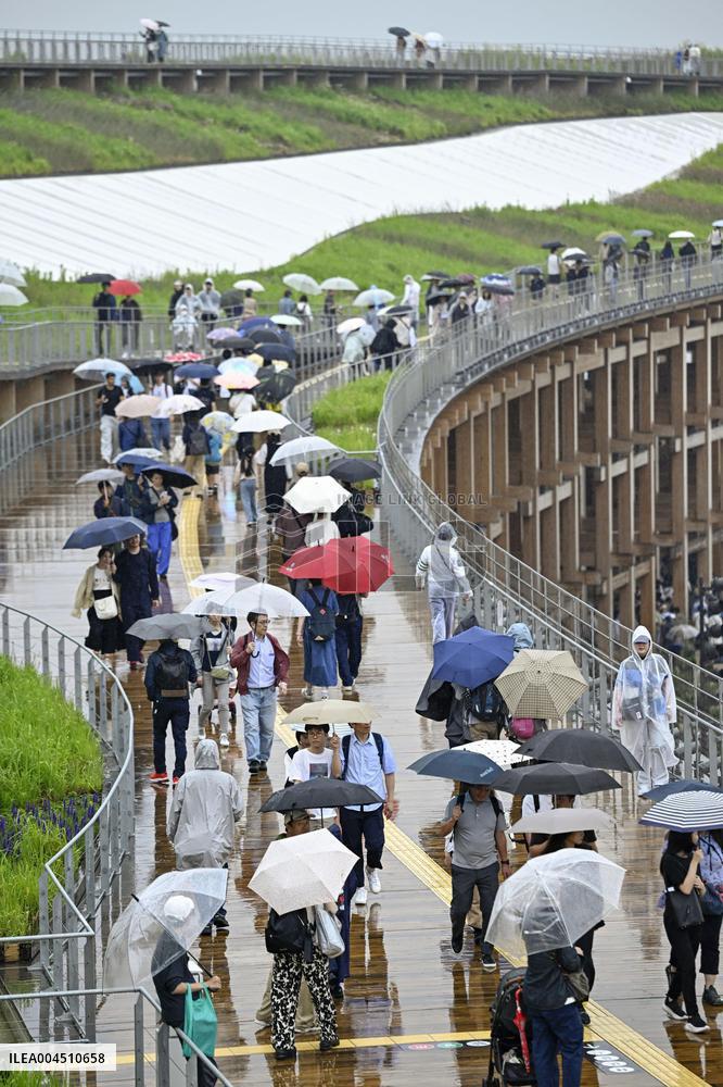 Rainy season starts in Osaka