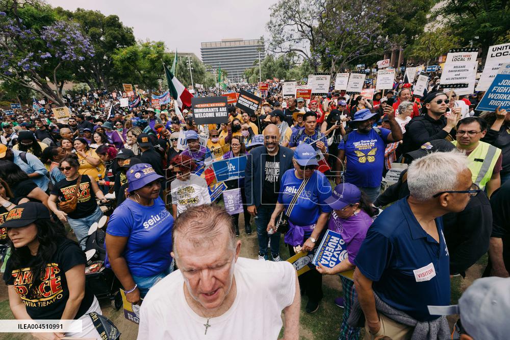 ICE Raids Spark Protest Riot - LA