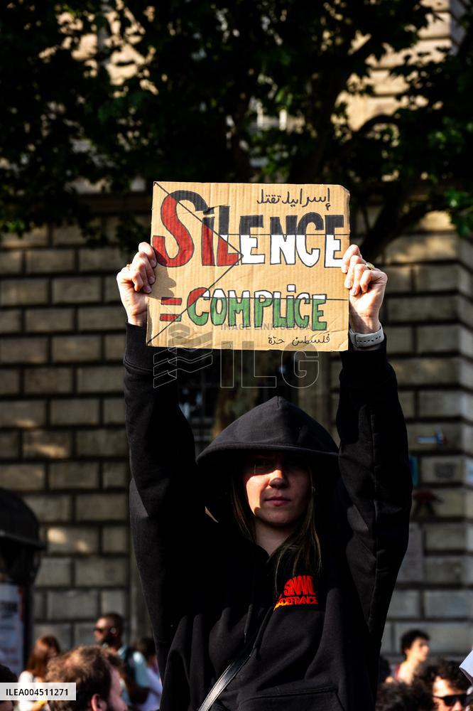 Protest Against The Interception of The Humanitarian Boat To Gaza - Paris