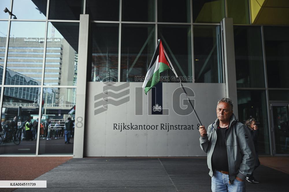 Protests Gaza Ship Seizure - Hague