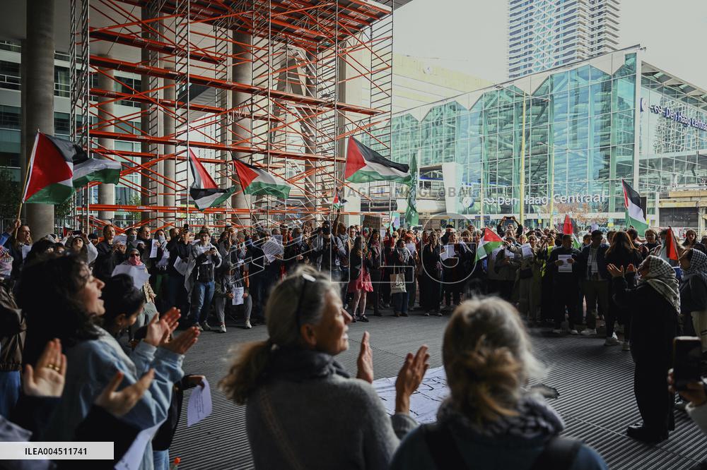 Protests Gaza Ship Seizure - Hague