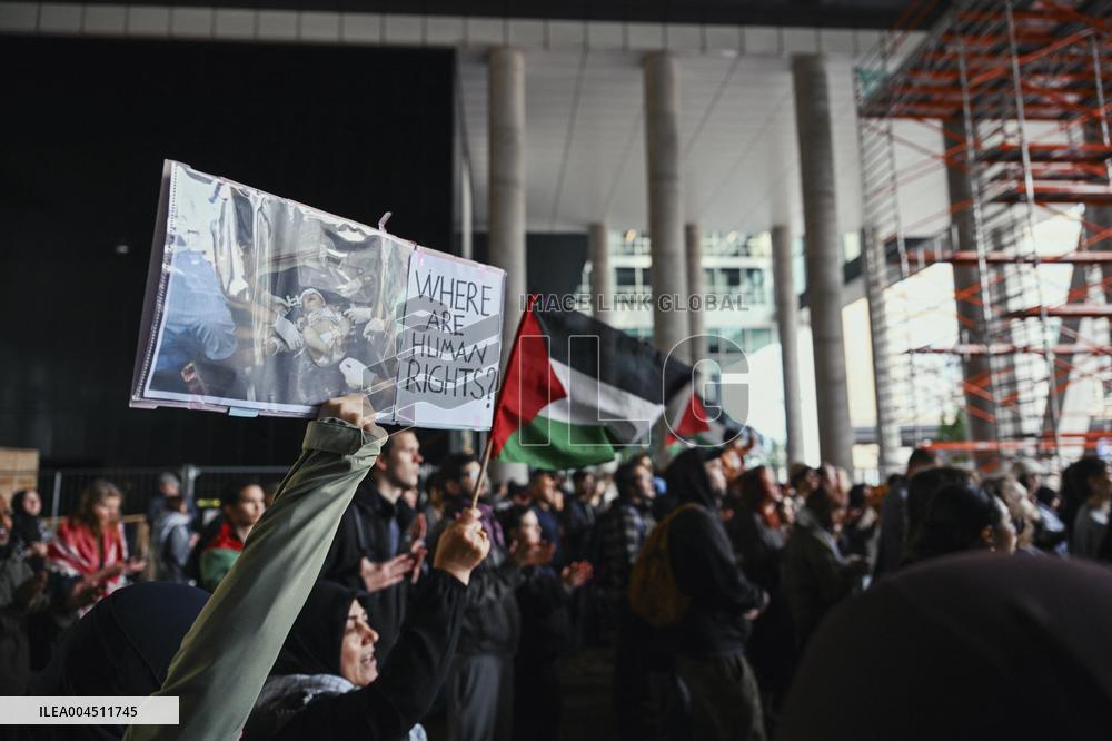 Protests Gaza Ship Seizure - Hague