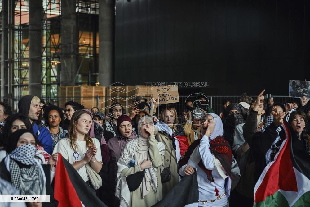 Protests Gaza Ship Seizure - Hague