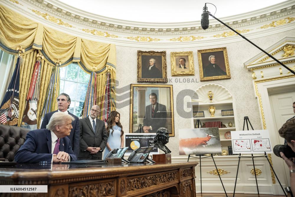 US Presdient Trump Speaks in the Oval Office at the White House on Fires and LA Protests