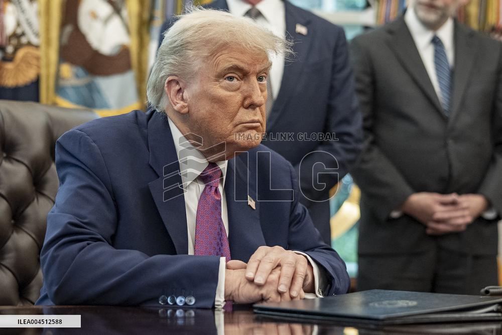 US Presdient Trump Speaks in the Oval Office at the White House on Fires and LA Protests