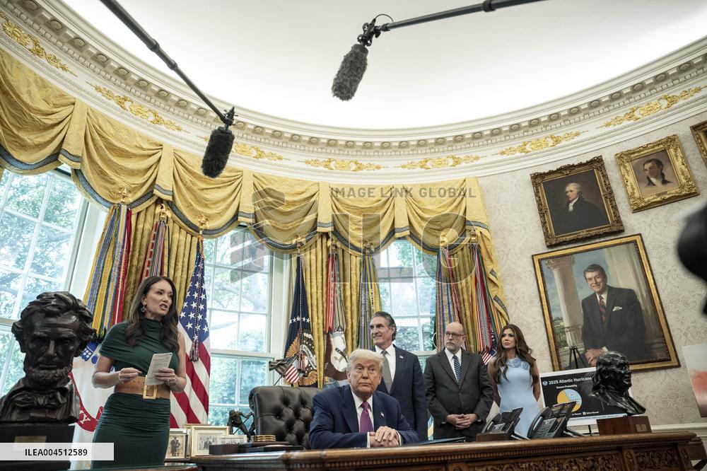 US Presdient Trump Speaks in the Oval Office at the White House on Fires and LA Protests
