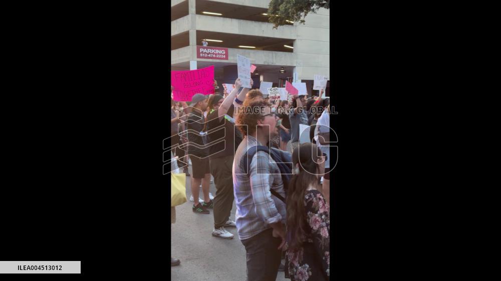 US: Hundreds Protest in Austin Over ICE Raids in Solidarity with LA protests
